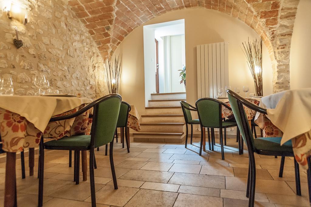 La Locanda Di Mariella Dal 1950 Poggio Picenze Экстерьер фото